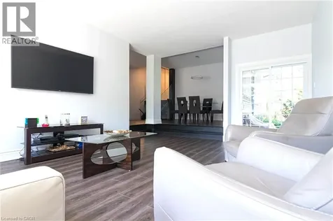 2390 Sinclair Circle Burlington ON L7P 3C3