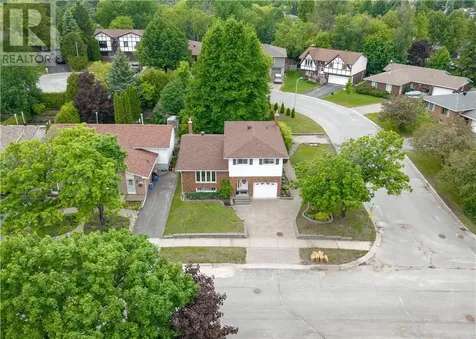 585 Summerhill Crescent Sudbury ON P3A 4T3