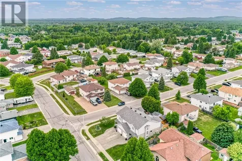 1232 Jeanne D'arc Street Hanmer ON P3P 1Y5
