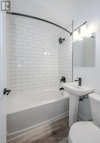 104 Elizabeth Street Guelph (st. Patrick's Ward) ON N1E 2X4