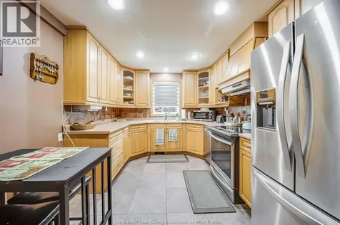 1758 Southdale Drive Windsor ON N8W 4X1