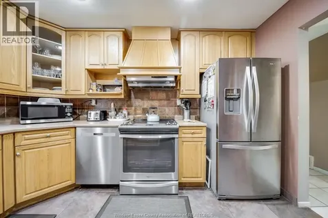 1758 Southdale Drive Windsor ON N8W 4X1