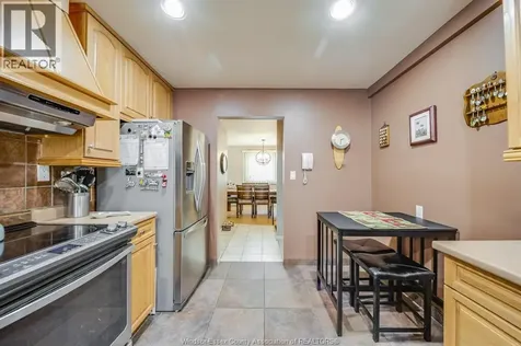 1758 Southdale Drive Windsor ON N8W 4X1