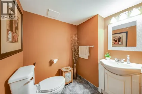 1758 Southdale Drive Windsor ON N8W 4X1