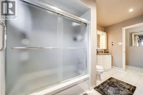 1758 Southdale Drive Windsor ON N8W 4X1