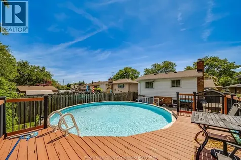 1758 Southdale Drive Windsor ON N8W 4X1