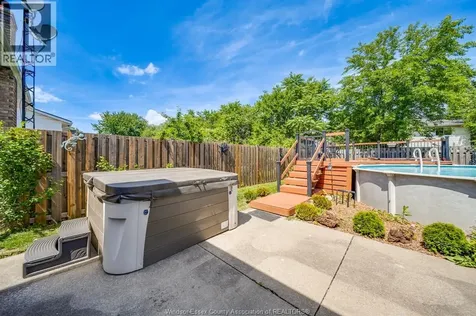 1758 Southdale Drive Windsor ON N8W 4X1