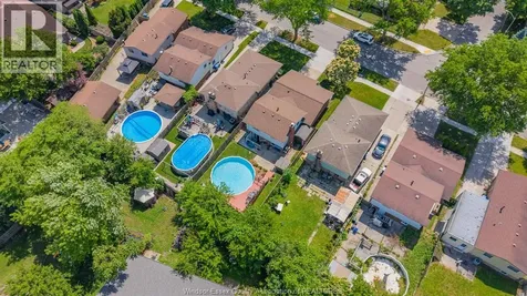 1758 Southdale Drive Windsor ON N8W 4X1
