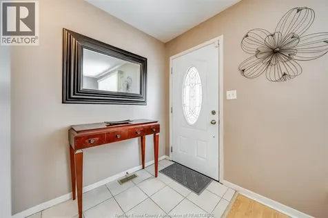 1758 Southdale Drive Windsor ON N8W 4X1