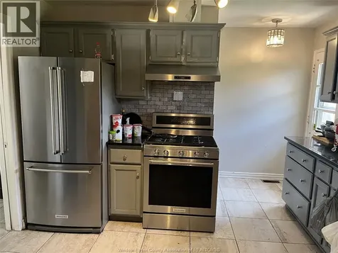 3515 Glenwood Avenue Windsor ON N9E 2Y6