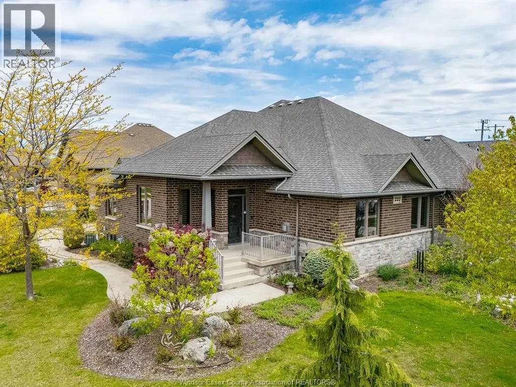 222 Woodycrest Avenue Kingsville ON N9Y 0B8
