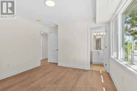 77 Granton Avenue Ottawa ON K2G 1L2