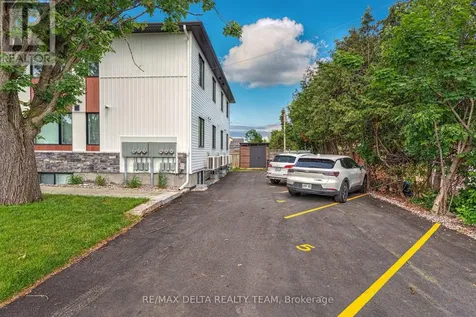 77 Granton Avenue Ottawa ON K2G 1L2