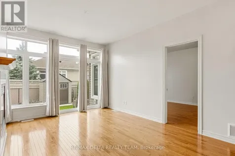 346 Farincourt Crescent Ottawa ON K4A 0M6