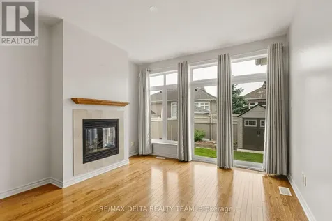 346 Farincourt Crescent Ottawa ON K4A 0M6