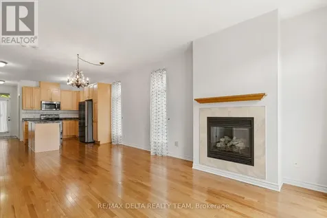 346 Farincourt Crescent Ottawa ON K4A 0M6