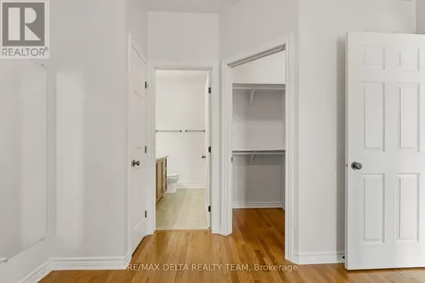 346 Farincourt Crescent Ottawa ON K4A 0M6