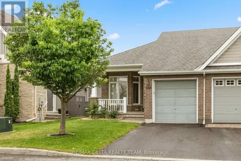 346 Farincourt Crescent Ottawa ON K4A 0M6