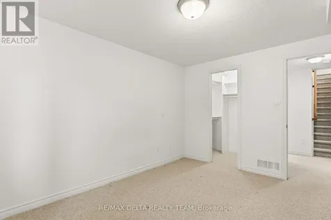 346 Farincourt Crescent Ottawa ON K4A 0M6