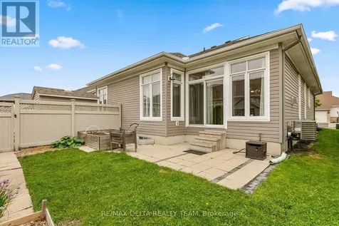 346 Farincourt Crescent Ottawa ON K4A 0M6