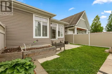 346 Farincourt Crescent Ottawa ON K4A 0M6