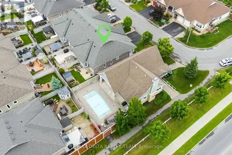 346 Farincourt Crescent Ottawa ON K4A 0M6