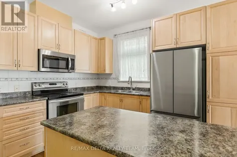 346 Farincourt Crescent Ottawa ON K4A 0M6