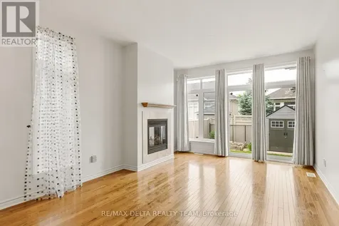 346 Farincourt Crescent Ottawa ON K4A 0M6