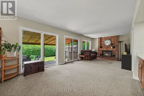 152 Foxfield Drive Ottawa ON K2J 2T1