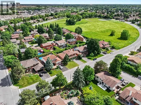 152 Foxfield Drive Ottawa ON K2J 2T1