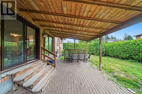 152 Foxfield Drive Ottawa ON K2J 2T1