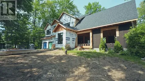8 Pineglen Crescent Ottawa ON K2E 6X7