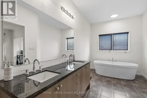 116 Elyse Court Aurora ON L4G 2C9