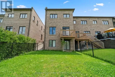 116 Elyse Court Aurora ON L4G 2C9