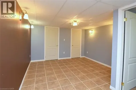 566 Southridge Drive Hamilton ON L9C 7W5