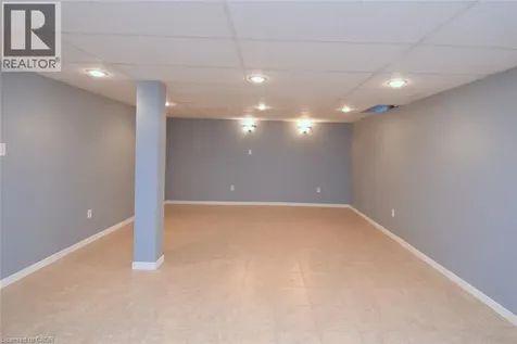 566 Southridge Drive Hamilton ON L9C 7W5