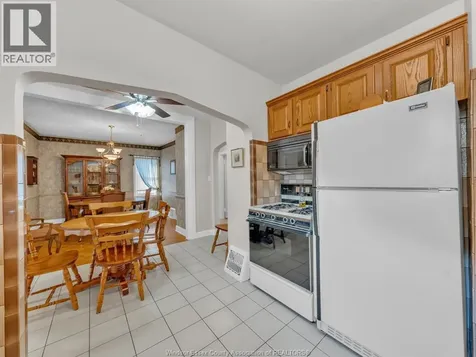 561 Elinor Street Windsor ON N8P 1E3