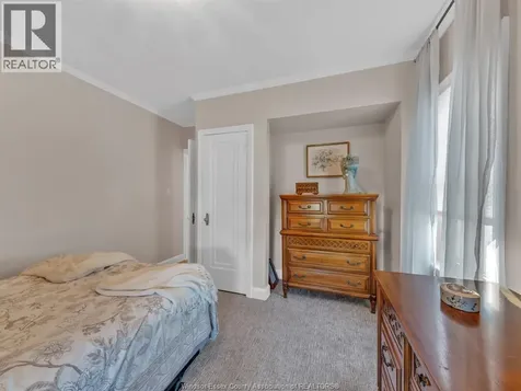 561 Elinor Street Windsor ON N8P 1E3