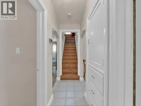 561 Elinor Street Windsor ON N8P 1E3