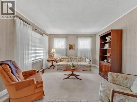 561 Elinor Street Windsor ON N8P 1E3