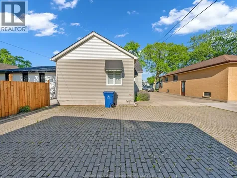 561 Elinor Street Windsor ON N8P 1E3