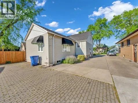 561 Elinor Street Windsor ON N8P 1E3