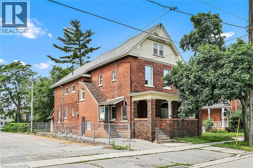 33 Nelson Street Brantford ON N3T 2M7