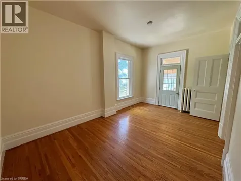 33 Nelson Street Brantford ON N3T 2M7