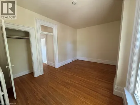 33 Nelson Street Brantford ON N3T 2M7