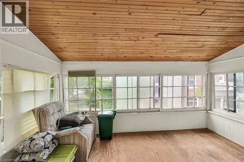 33 Nelson Street Brantford ON N3T 2M7