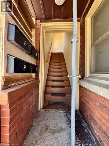33 Nelson Street Brantford ON N3T 2M7