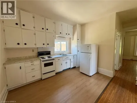 33 Nelson Street Brantford ON N3T 2M7