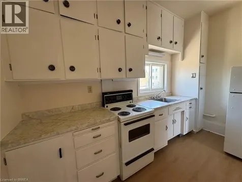 33 Nelson Street Brantford ON N3T 2M7