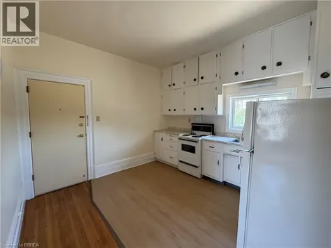 33 Nelson Street Brantford ON N3T 2M7